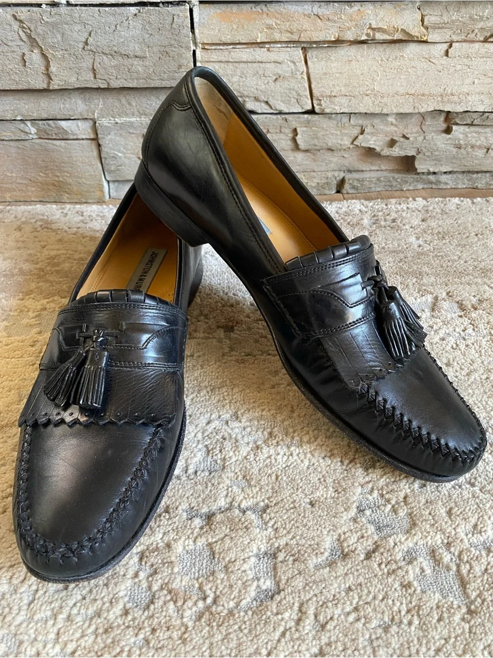 Johnston and Murphy Wing Tip Black Leather Tassel Loafers Dress Sboes Slip On